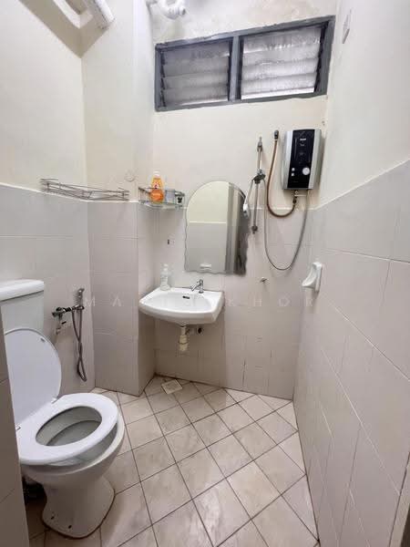 Pangsapuri untuk Disewa di Pangsapuri Seri Cemerlang - Mavis Khor - Bathroom - PropertyGuru.com.my