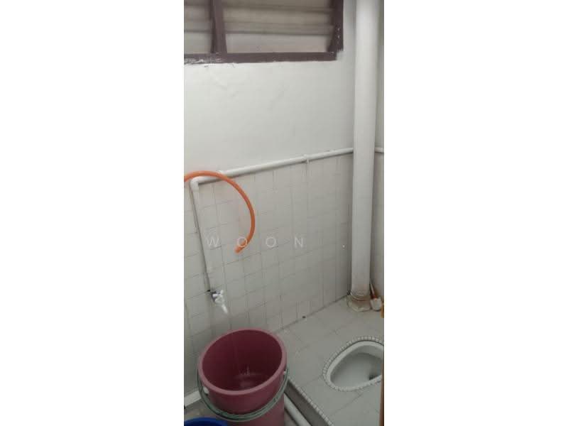 Rumah Flat untuk Dijual di Rumah Pangsa Batu Berendam - Woon . - PropertyGuru.com.my