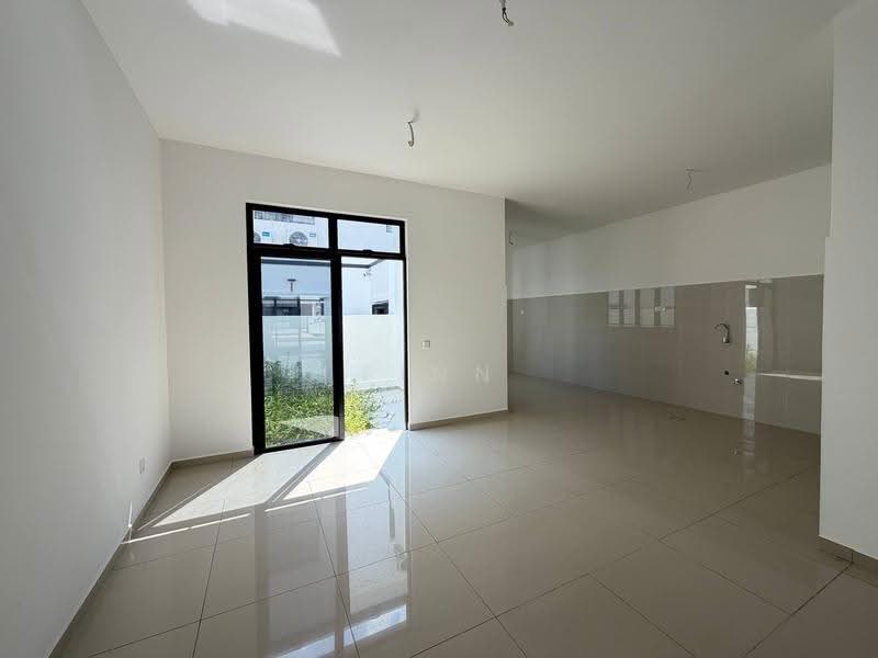 Cluster House for Sale in Eco Botanic (Iskandar Puteri (Nusajaya)) - Finn Aw - Kitchen - PropertyGuru.com.my