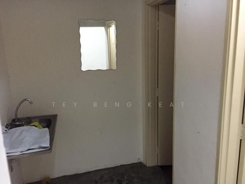 Office for Rent in Jalan Klang Lama (Old Klang Road) (Kuala Lumpur) - Tey Beng Keat - Interior - PropertyGuru.com.my