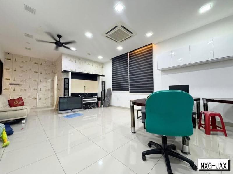 Semi-Detached House for Sale in Setia Damai (Setia Alam) - Loke . - Living Room - PropertyGuru.com.my