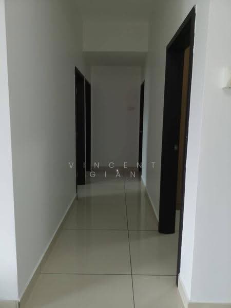 Kediaman Servis untuk Dijual di D'Inspire Residence (Inspira Bestari) - Vincent Gian - Corridor - PropertyGuru.com.my