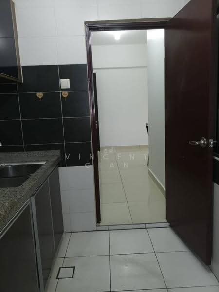 Kediaman Servis untuk Dijual di D'Inspire Residence (Inspira Bestari) - Vincent Gian - Kitchen - PropertyGuru.com.my