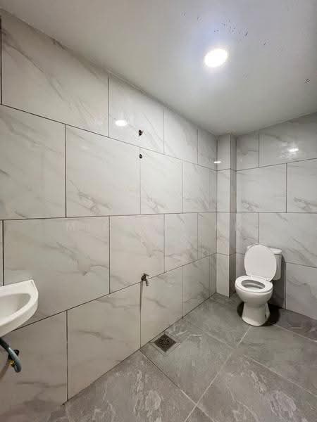 Rumah Teres 2-Tingkat untuk Dijual di Taman Bukit Kempas (Tampoi) - Michael Ah Kang - Bathroom - PropertyGuru.com.my