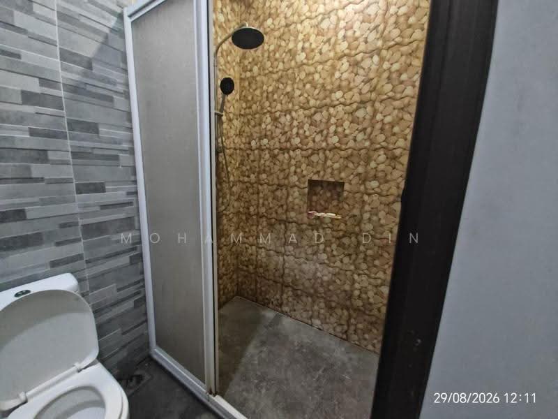 1-storey Terraced House for Sale in Taman Puchong Perdana (Puchong) - Mohammad Din Majid - Bathroom - PropertyGuru.com.my