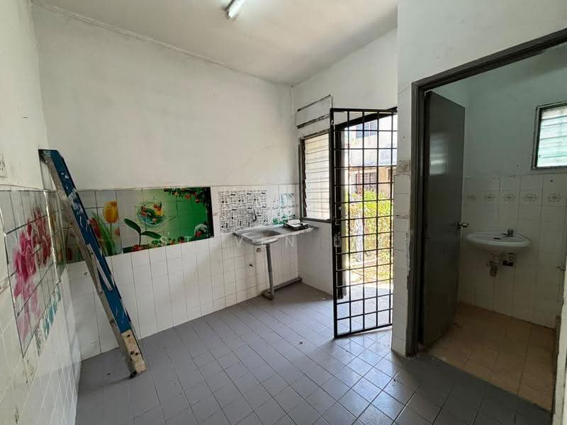 Rumah Teres 2-Tingkat untuk Dijual di Taman Anggerik (Serendah) - Steven Lee - Kitchen - PropertyGuru.com.my