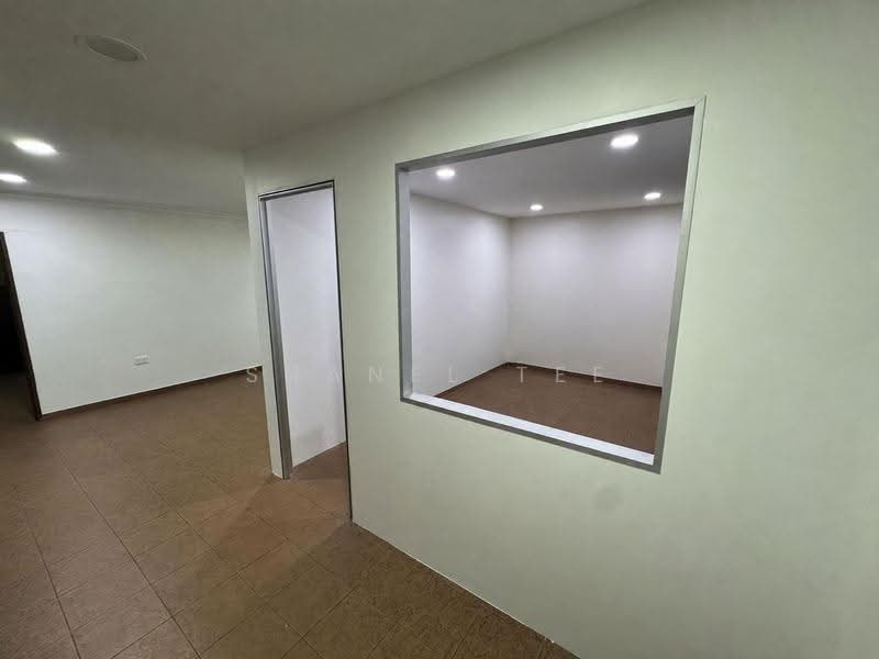 Factory for Sale in Taman Mengkibol (Kluang) - Shanel Tee - Interior - PropertyGuru.com.my