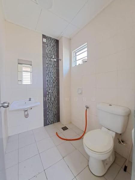 Rumah Teres 2-Tingkat untuk Dijual di Sierra Ukay (Ampang) - Zhi Hong Loh - Bathroom - PropertyGuru.com.my