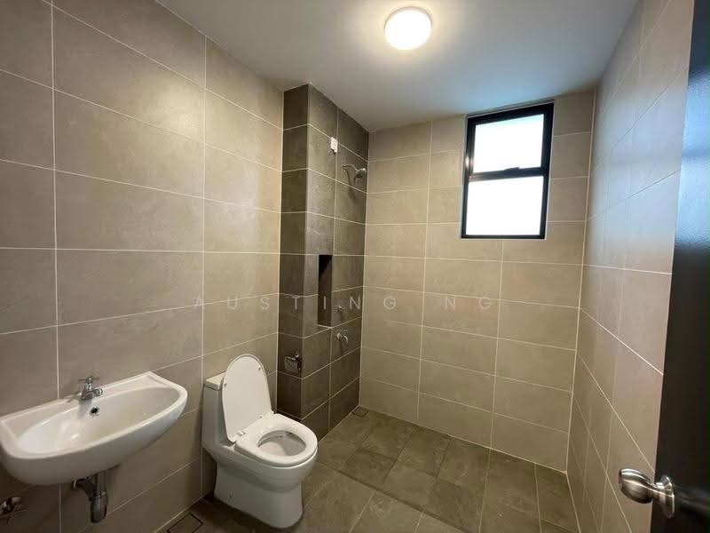 Rumah Teres untuk Disewa di Bandar Putra Kulai (Kulai) - Austing Ng - Bathroom - PropertyGuru.com.my