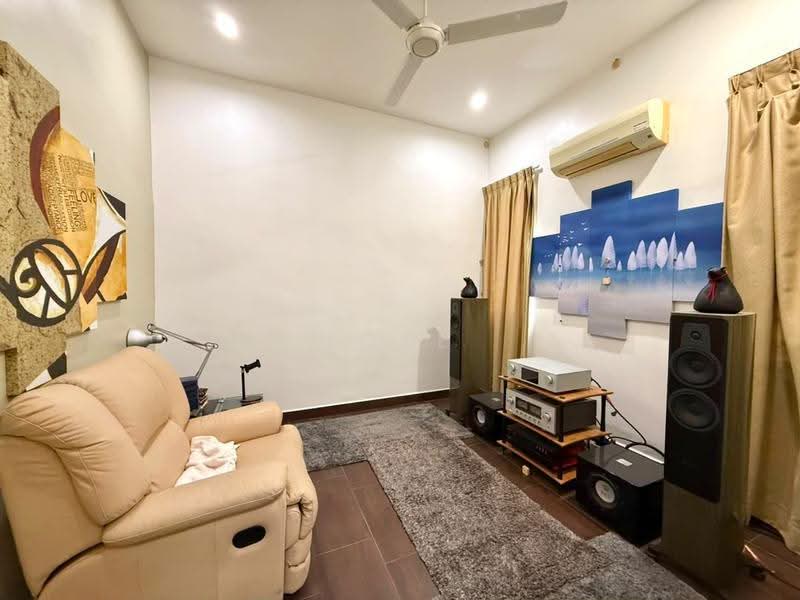 Rumah Berkembar untuk Dijual di Setia Damai (Setia Alam) - Loke . - Living Room - PropertyGuru.com.my