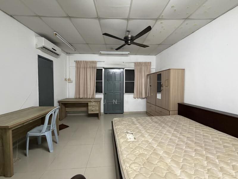 Rumah Teres 2-Tingkat untuk Dijual di Taman Connaught (Cheras) - Sunny Chien - Bedroom - PropertyGuru.com.my