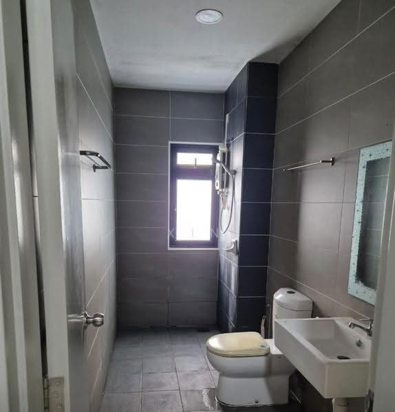 Service Residence for Sale at HYVE - Xin Nee - Bathroom - PropertyGuru.com.my