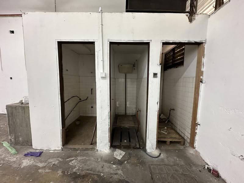 Kilang untuk Disewa di Kepong (Kuala Lumpur) - Lee Sing Siong - Bathroom - PropertyGuru.com.my