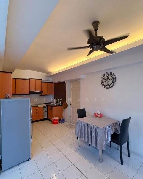 Condominium for Sale at Villa Emas - Stephanie Lim - Kitchen - PropertyGuru.com.my