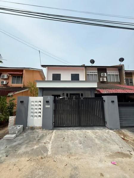 Rumah Teres 2-Tingkat untuk Dijual di Taman Bukit Tiram (Ulu Tiram) - Amber Hew - Exterior - PropertyGuru.com.my