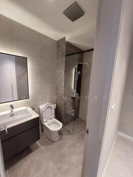 Kediaman Servis untuk Dijual di Axon - Denson Yong - Bathroom - PropertyGuru.com.my