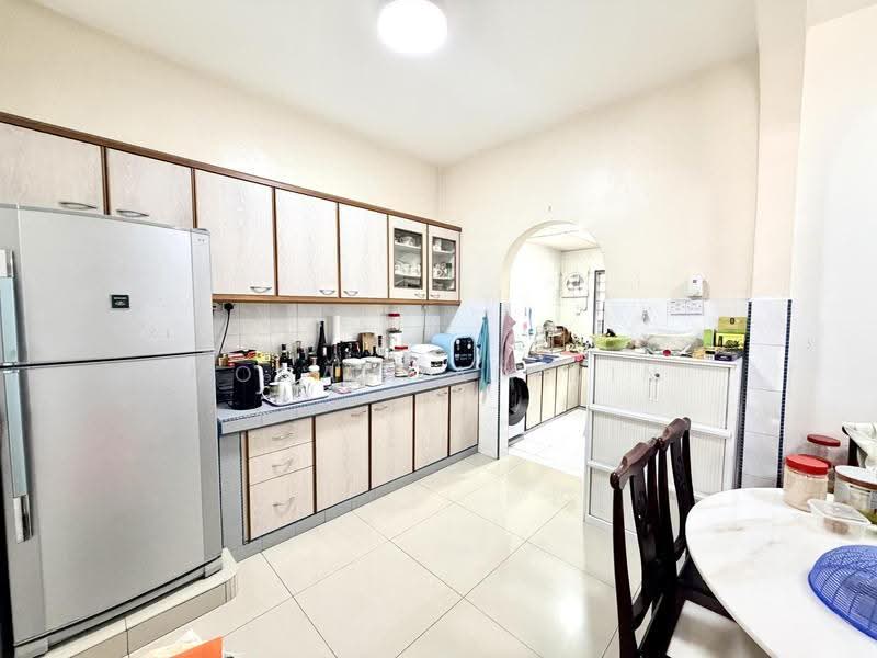 2-storey Terraced House for Sale in Taman Sea (Petaling Jaya) - Mohammad Din Majid - Kitchen - PropertyGuru.com.my
