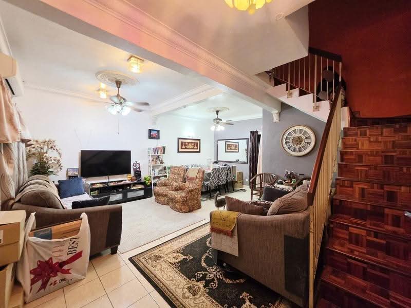 Rumah Teres 2-Tingkat untuk Dijual di Shah Alam (Selangor) - Syukor Hartanah - Living Room - PropertyGuru.com.my