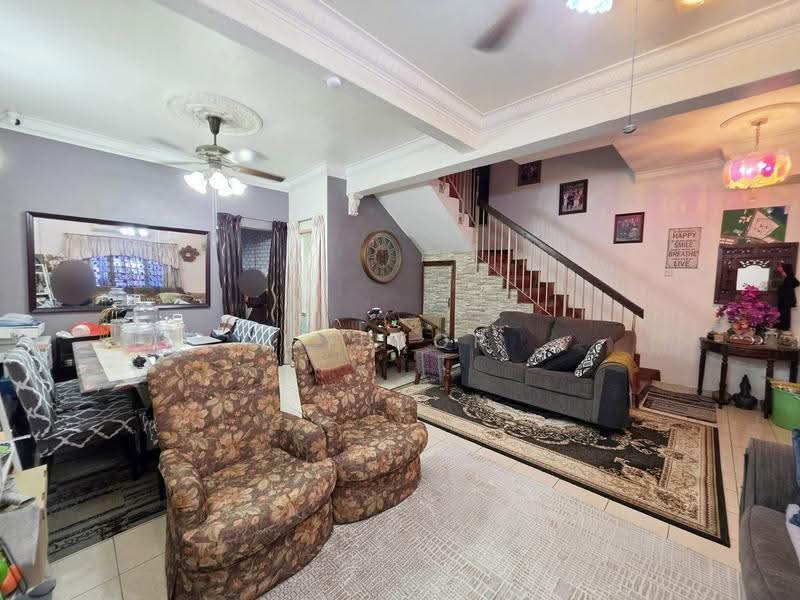 Rumah Teres 2-Tingkat untuk Dijual di Shah Alam (Selangor) - Syukor Hartanah - Living Room - PropertyGuru.com.my