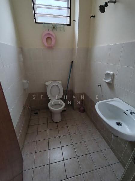 2-storey Terraced House for Sale in Taman Vista Emas (Bangi) - Stephanie Yong - Bathroom - PropertyGuru.com.my