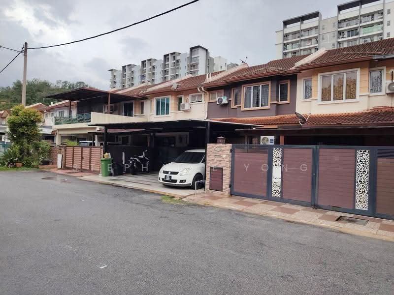 2-storey Terraced House for Sale in Taman Vista Emas (Bangi) - Stephanie Yong - Exterior - PropertyGuru.com.my