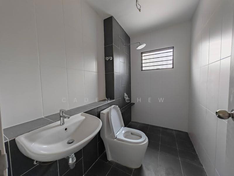 2-storey Terraced House for Sale in Setia Utama (Setia Alam) - Caden Chew - Bathroom - PropertyGuru.com.my