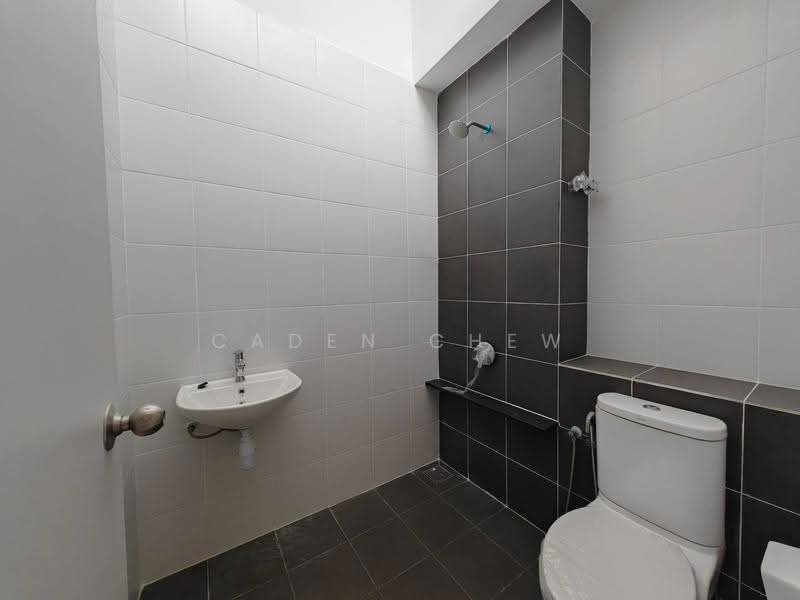 2-storey Terraced House for Sale in Setia Utama (Setia Alam) - Caden Chew - Bathroom - PropertyGuru.com.my
