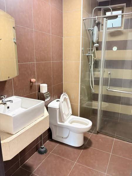 Service Residence for Rent at D'Inspire Residence (Inspira Bestari) - Chang Kai Yin - Bathroom - PropertyGuru.com.my