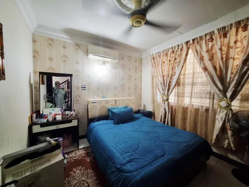 Rumah Berkembar untuk Dijual di Seksyen U9 (Shah Alam) - Nur Hanizah - Bedroom - PropertyGuru.com.my