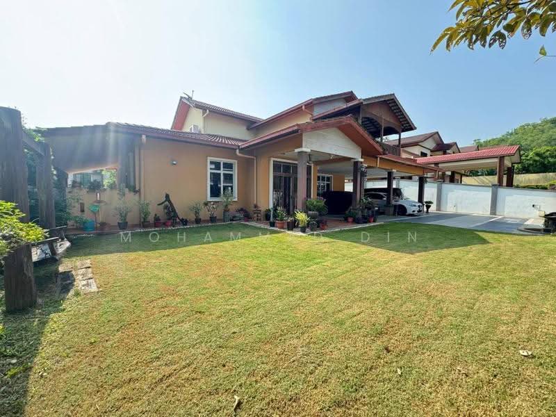 Bungalow House for Sale in Taman Puncak Perdana (Shah Alam) - Mohammad Din Majid - PropertyGuru.com.my