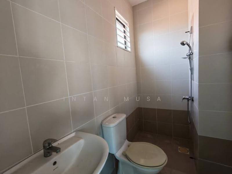 Bungalow House untuk Dijual di Taman Aman Perdana (Kapar) - Intan Musa - Bathroom - PropertyGuru.com.my