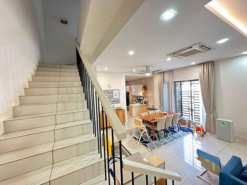 Rumah Teres 2-Tingkat untuk Dijual di Sepang (Selangor) - Fazie Noor - Living Room - PropertyGuru.com.my