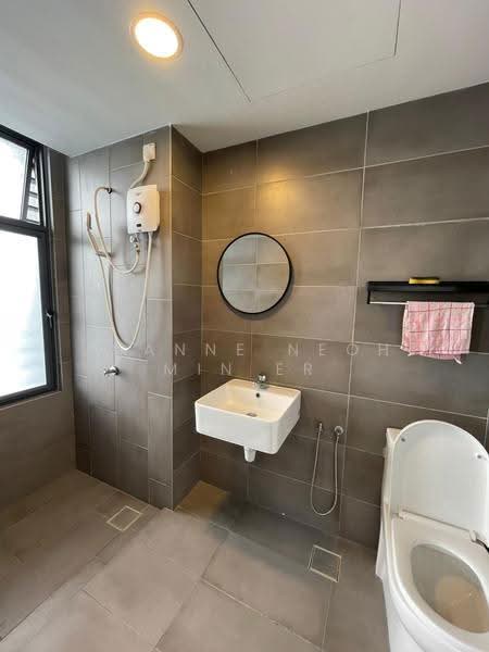 Kondominium untuk Dijual di Riana South - JOANNE NEOH MIN ER - Bathroom - PropertyGuru.com.my
