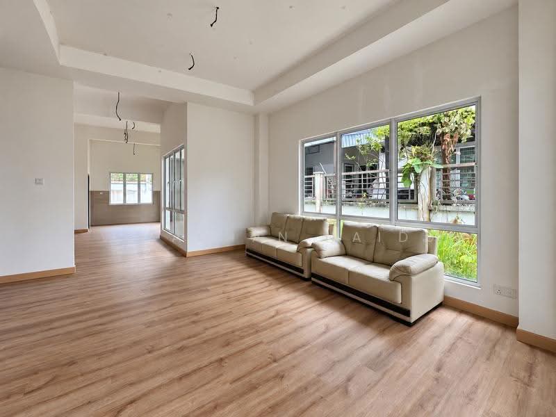 Semi-Detached House for Sale in Taman Regensi Rawang (Rawang) - Visaghan Naidu - Living Room - PropertyGuru.com.my