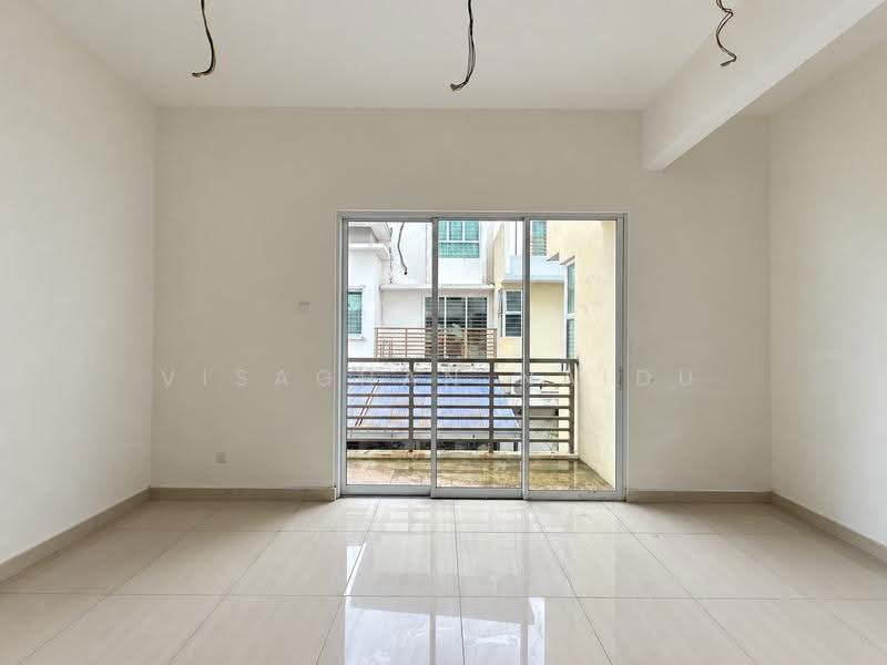 Semi-Detached House for Sale in Taman Regensi Rawang (Rawang) - Visaghan Naidu - Balcony - PropertyGuru.com.my