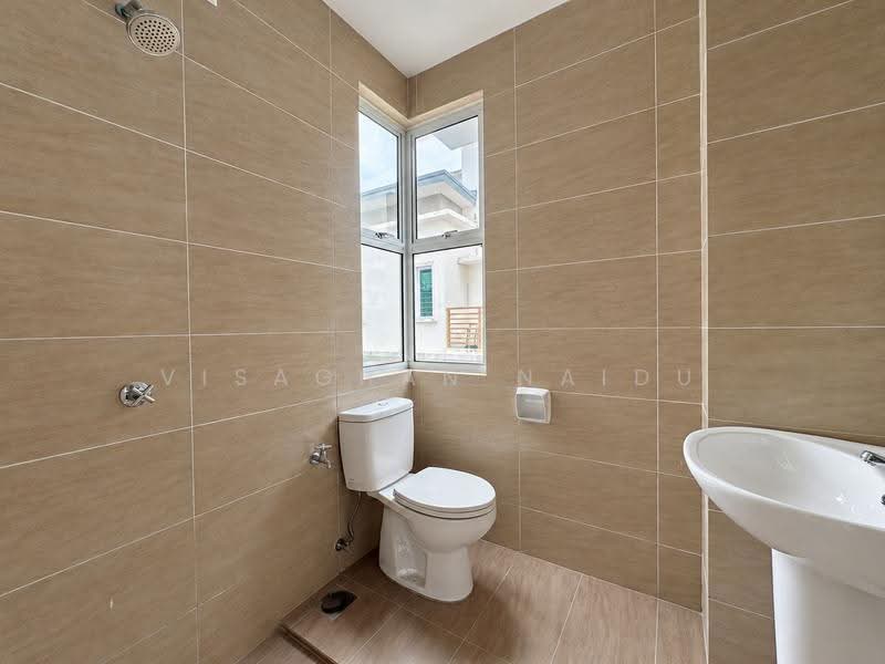 Semi-Detached House for Sale in Taman Regensi Rawang (Rawang) - Visaghan Naidu - Bathroom - PropertyGuru.com.my