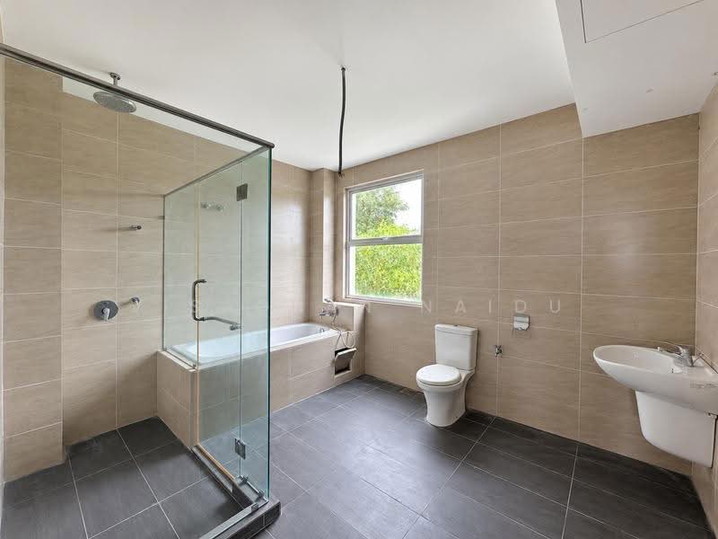 Semi-Detached House for Sale in Taman Regensi Rawang (Rawang) - Visaghan Naidu - Bathroom - PropertyGuru.com.my