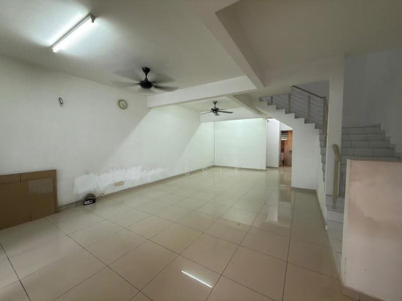 Rumah Teres 2-Tingkat untuk Dijual di Rawang (Selangor) - Jessie Wong - Living Room - PropertyGuru.com.my