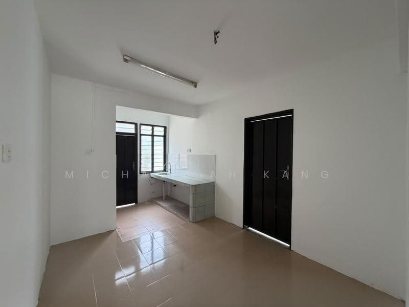 Rumah Teres 2-Tingkat untuk Dijual di Taman Sri Pulai Perdana (Skudai) - Michael Ah Kang - Kitchen - PropertyGuru.com.my
