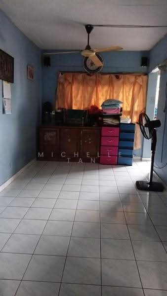 Rumah Flat untuk Dijual di Taman Indah Perdana - Michelle Tan - Living Room - PropertyGuru.com.my