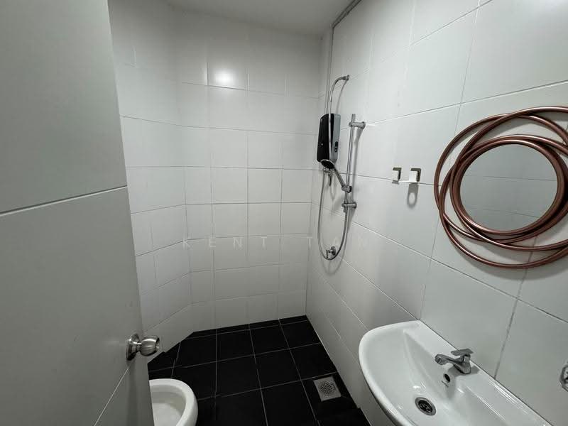 Kediaman Servis untuk Disewa di M Suite @ Desa Park North - Kent Tan - Bathroom - PropertyGuru.com.my