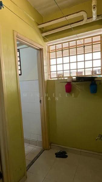 Pangsapuri untuk Dijual di Aman Putra Apartment - Michelle Tan - Interior - PropertyGuru.com.my