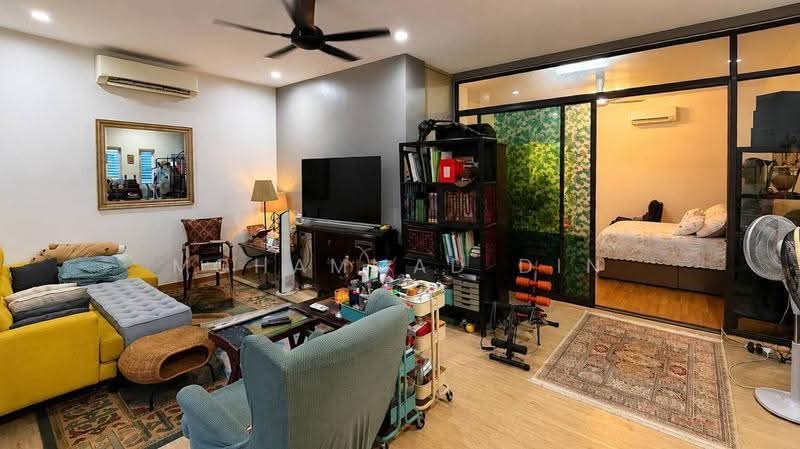 Rumah Teres 2-Tingkat untuk Dijual di Denai Alam (Shah Alam) - Mohammad Din Majid - Living Room - PropertyGuru.com.my