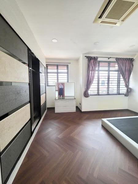 Semi-Detached House for Sale in Taman Perling (Perling) - Yik Tat - Bedroom - PropertyGuru.com.my