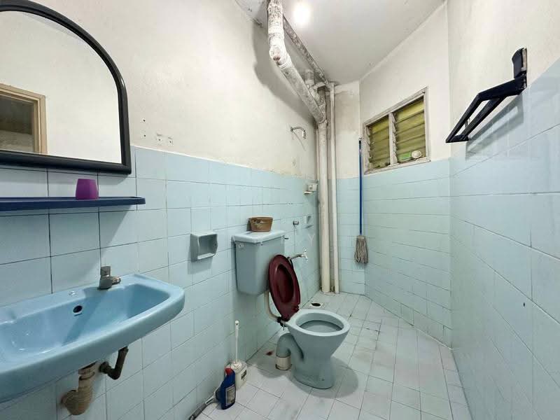 Apartment for Sale at Desa View Towers - Andy Riki - Bathroom - PropertyGuru.com.my