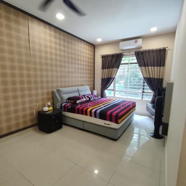 Condominium for Sale at Royal Domain Sri Putramas 2 - Jessica Lim - Bedroom - PropertyGuru.com.my