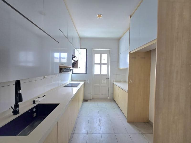 Rumah Teres 2-Tingkat untuk Dijual di Twentyfive7 (Tanjong Duabelas) - Intan Musa - Kitchen - PropertyGuru.com.my