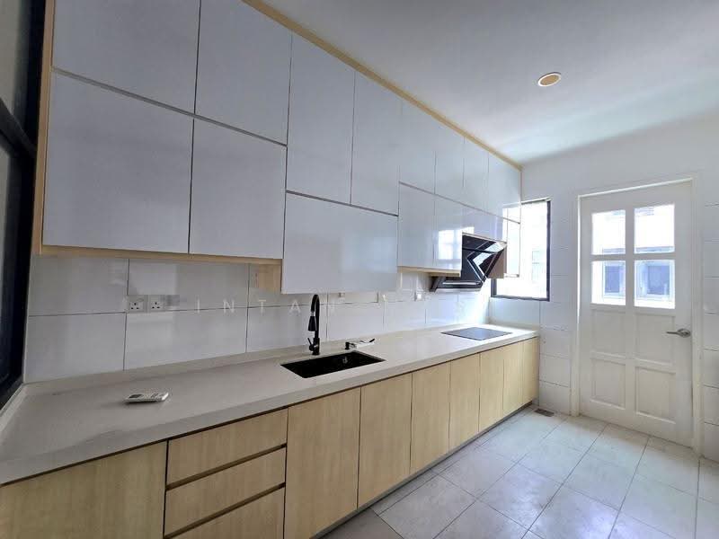 Rumah Teres 2-Tingkat untuk Dijual di Twentyfive7 (Tanjong Duabelas) - Intan Musa - Kitchen - PropertyGuru.com.my