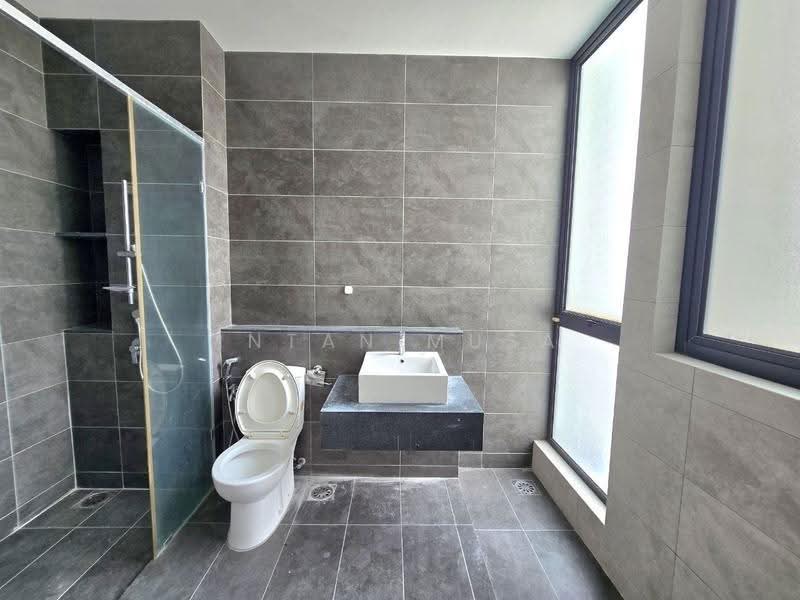 Rumah Teres 2-Tingkat untuk Dijual di Twentyfive7 (Tanjong Duabelas) - Intan Musa - Bathroom - PropertyGuru.com.my