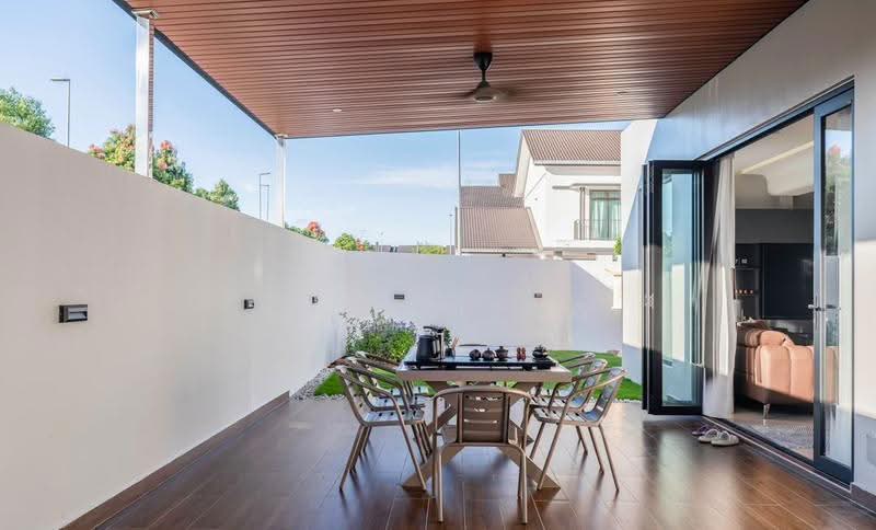 2-storey Terraced House for Sale in Bandar Enstek (Negeri Sembilan) - Joey Heng - Exterior - PropertyGuru.com.my